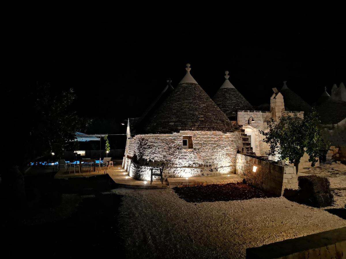 לוקורוטונדו Borgo Sardedda Suites מראה חיצוני תמונה