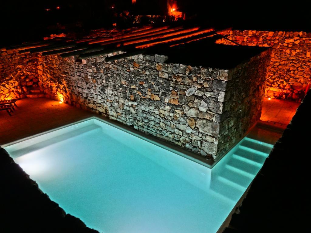 לוקורוטונדו Borgo Sardedda Suites מראה חיצוני תמונה