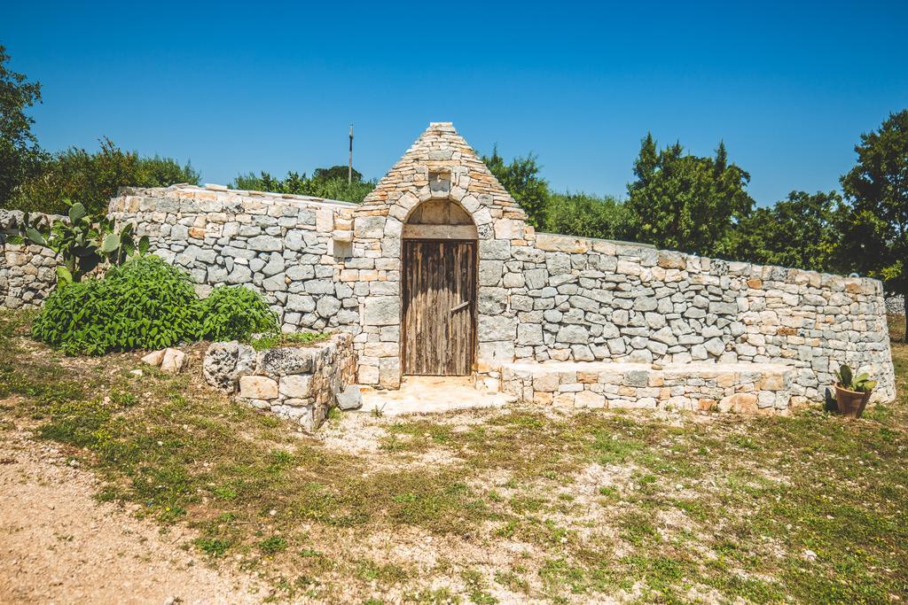 לוקורוטונדו Borgo Sardedda Suites מראה חיצוני תמונה