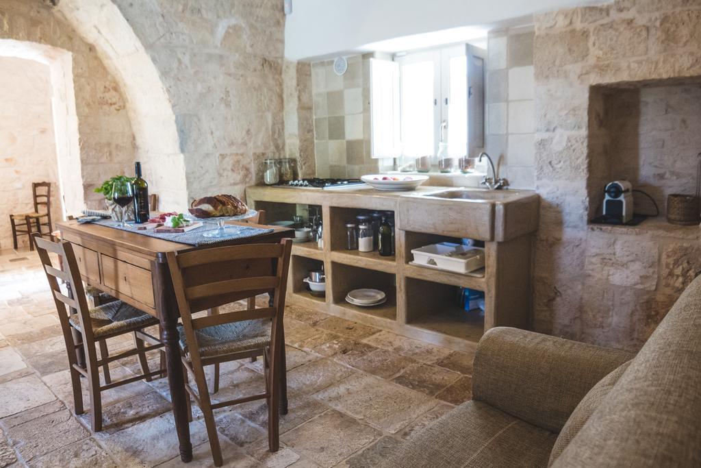 לוקורוטונדו Borgo Sardedda Suites מראה חיצוני תמונה